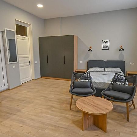 Big Studio Apt.On Liberty Square Tbilisi Buitenkant foto
