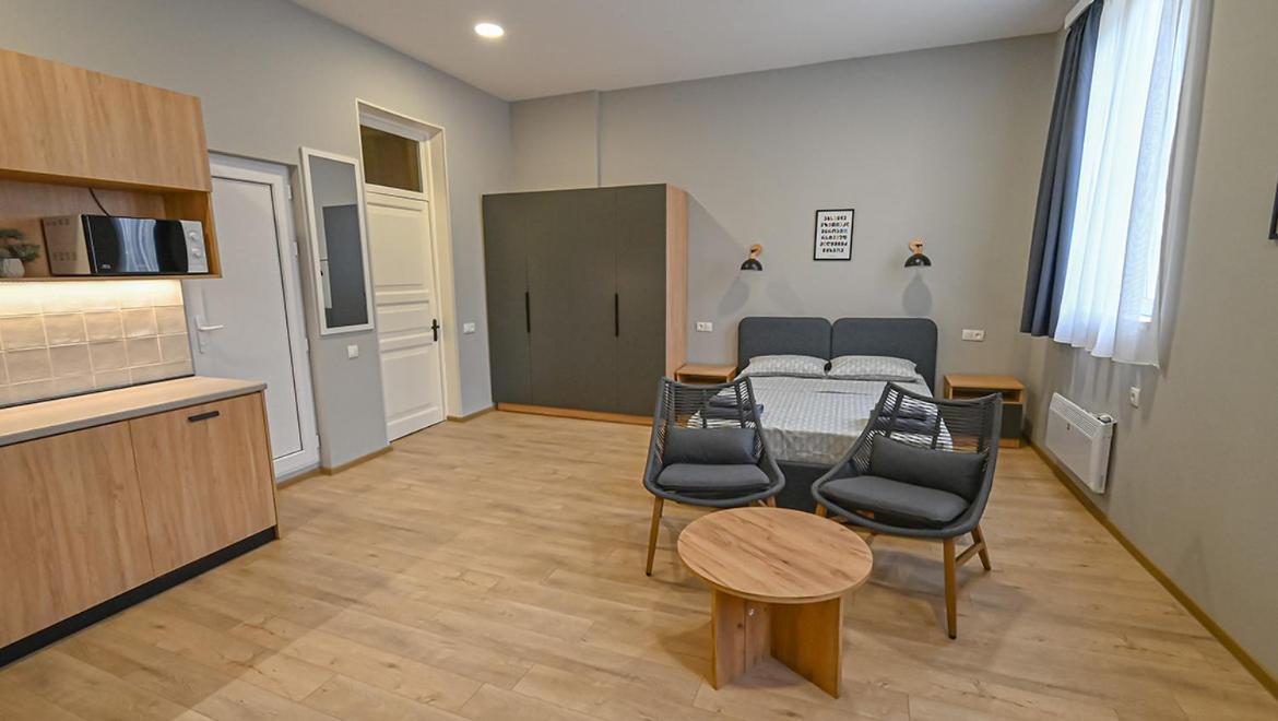 Big Studio Apt.On Liberty Square Tbilisi Buitenkant foto