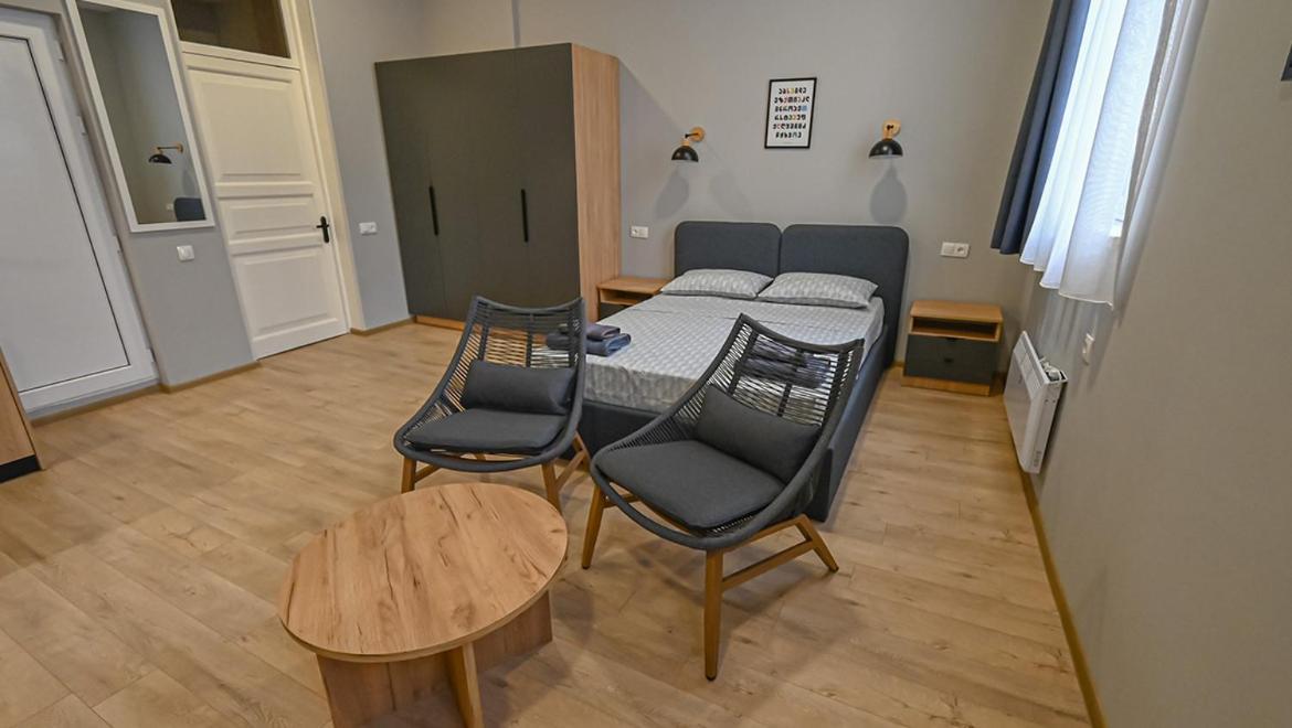 Big Studio Apt.On Liberty Square Tbilisi Buitenkant foto